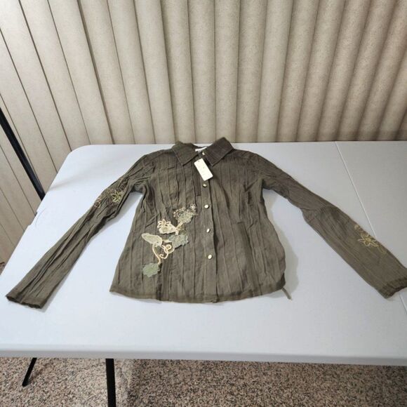 army green embroidered button-down blouse / floral appliqué detail top – women’s - Picture 6 of 11